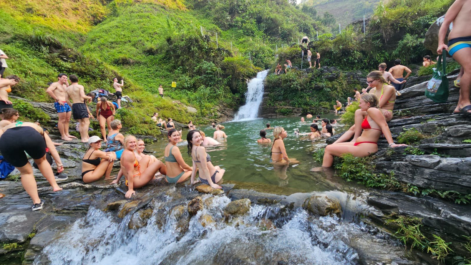 The 5 day epic north: Ha Giang – Cao Bang – Ban Gioc waterfall - Hình ảnh 2